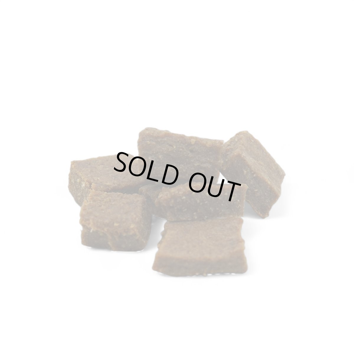 シュナウザーもしっかり噛み締めることが出来るサイズ感です。